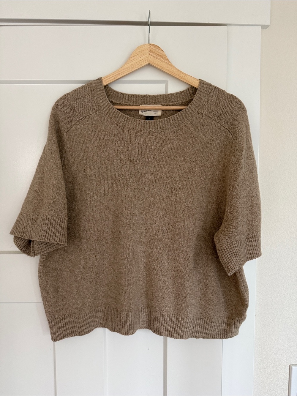 Universal Thread Short-Sleeve Crew Neck Sweater in Taupe Brown